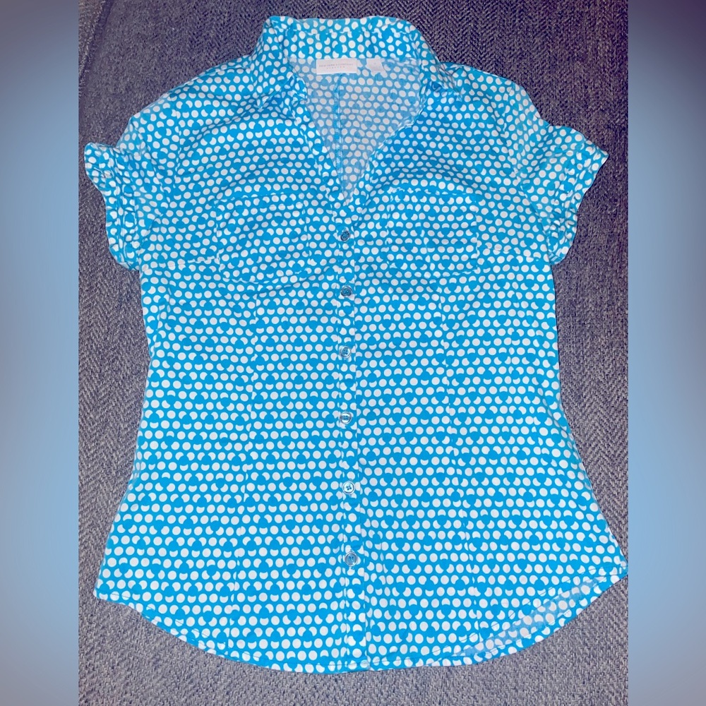 NY&Co Button down polka dot dress shirt sz medium